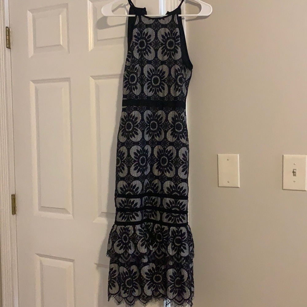 0 petite Banana Republic lace midi Dress